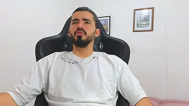 Massimoo 07 online show from March 2025 04:51:01 PM