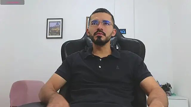 Massimoo 07 online show from December 2025 04:35:02 PM