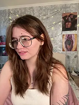 Snapshot of Sabrina_shells chatting on November 2025 10:58:01 AM Sabrina shells online show from November 2025 10:58:01 AM