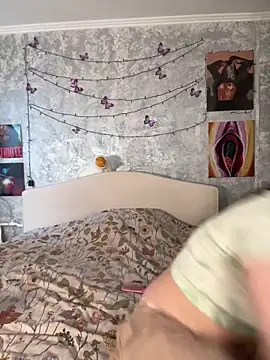 Snapshot of Sabrina_shells chatting on December 2025 10:13:01 AM Sabrina shells online show from December 2025 10:13:01 AM