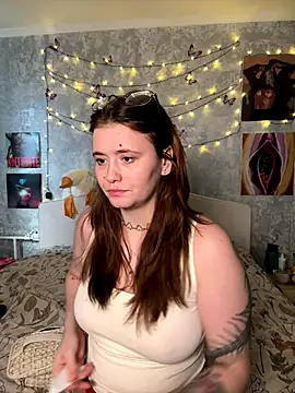 Snapshot of Sabrina_shells chatting on December 2025 09:27:01 AM Sabrina shells online show from December 2025 09:27:01 AM