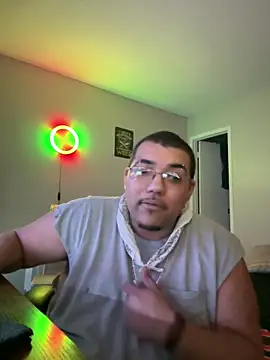 Snapshot of cloudy_couple444 chatting on February 2025 08:09:02 AM cloudy couple444 online show from February 2025 08:09:02 AM