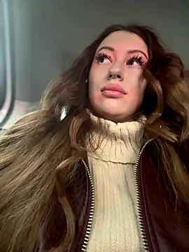 Snapshot of AndreaMood chatting on September 2025 07:02:01 AM AndreaMood online show from September 2025 07:02:01 AM