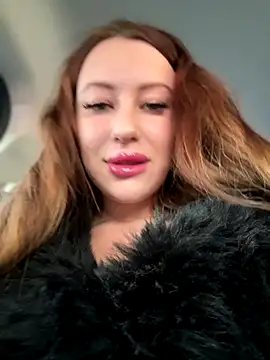 Snapshot of AndreaMood chatting on October 2025 01:34:01 AM AndreaMood online show from October 2025 01:34:01 AM