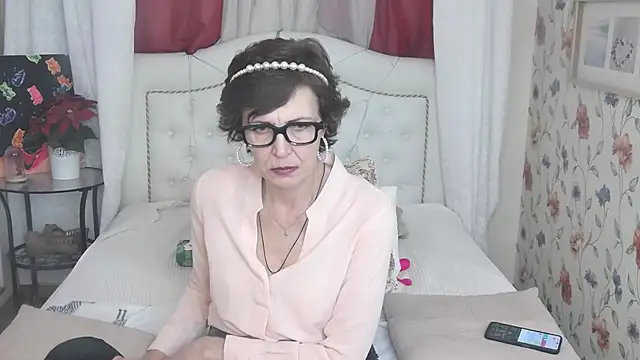 Snapshot of SilviaHart chatting on September 2025 01:11:02 PM SilviaHart online show from September 2025 01:11:02 PM