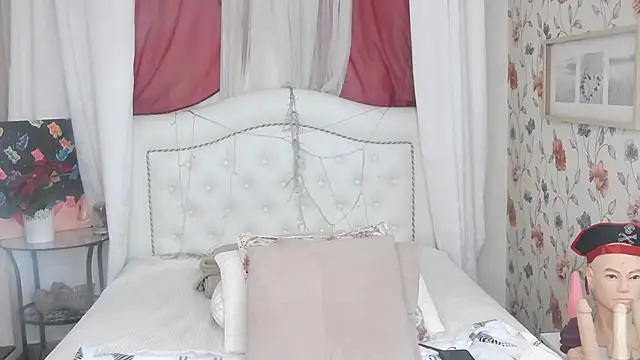 Snapshot of SilviaHart chatting on September 2025 07:57:02 AM SilviaHart online show from September 2025 07:57:02 AM