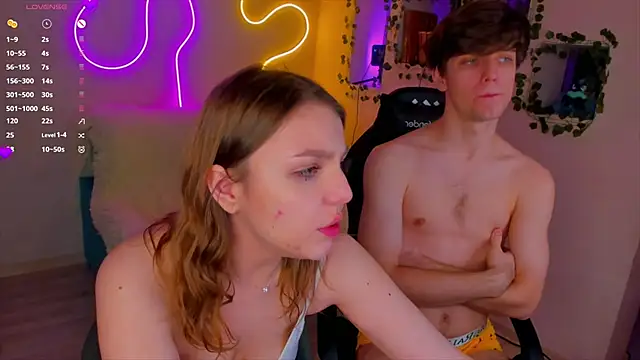 Snapshot of RobertAndLinela chatting on December 2024 10:01:01 PM RobertAndLinela online show from December 2024 10:01:01 PM