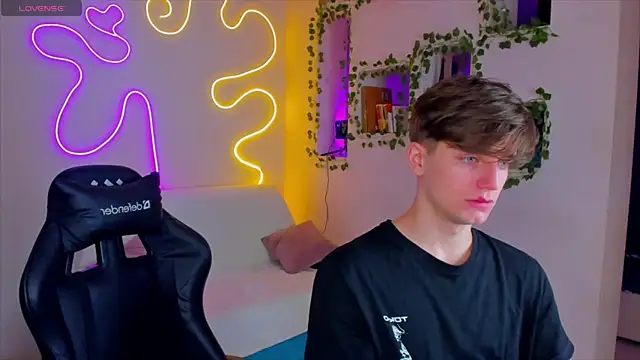 Snapshot of RobertAndLinela chatting on January 2025 04:55:02 PM RobertAndLinela online show from January 2025 04:55:02 PM