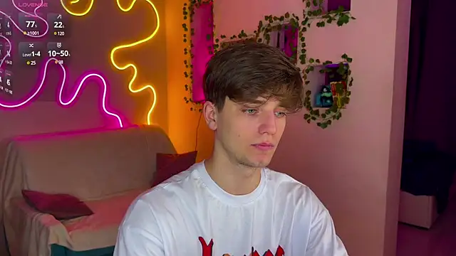 Snapshot of RobertAndLinela chatting on February 2025 08:57:01 PM RobertAndLinela online show from February 2025 08:57:01 PM