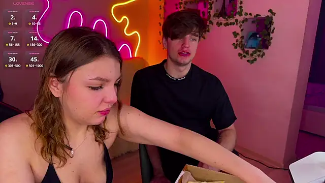 Snapshot of RobertAndLinela chatting on February 2025 07:38:01 PM RobertAndLinela online show from February 2025 07:38:01 PM