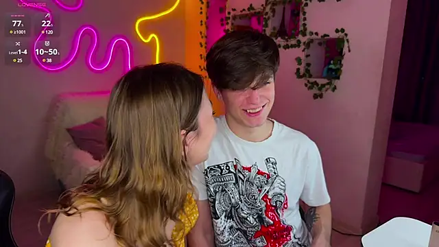 Snapshot of RobertAndLinela chatting on February 2025 10:59:01 PM RobertAndLinela online show from February 2025 10:59:01 PM