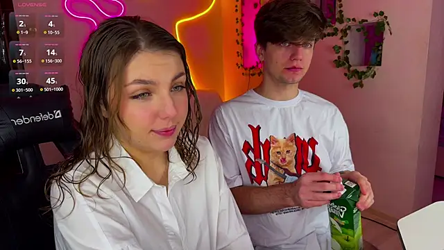 Snapshot of RobertAndLinela chatting on March 2025 10:24:02 AM RobertAndLinela online show from March 2025 10:24:02 AM