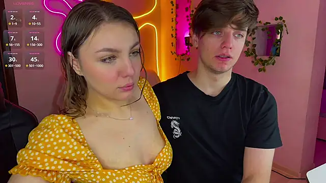 Snapshot of RobertAndLinela chatting on March 2025 10:45:02 AM RobertAndLinela online show from March 2025 10:45:02 AM