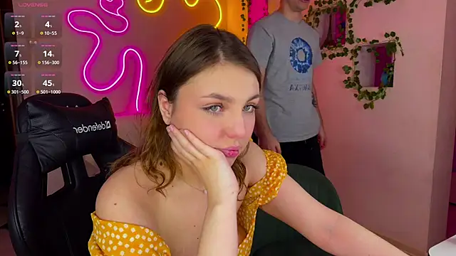 Snapshot of RobertAndLinela chatting on March 2025 12:28:01 PM RobertAndLinela online show from March 2025 12:28:01 PM