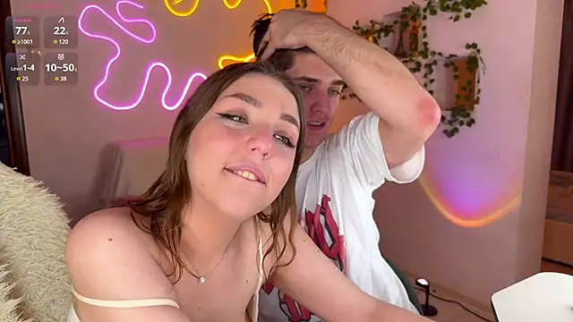 Snapshot of RobertAndLinela chatting on September 2025 02:12:01 AM RobertAndLinela online show from September 2025 02:12:01 AM