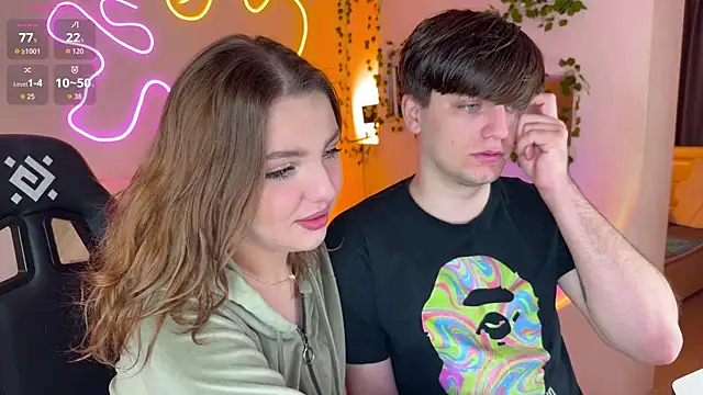 Snapshot of RobertAndLinela chatting on September 2025 03:55:02 AM RobertAndLinela online show from September 2025 03:55:02 AM