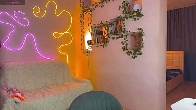 Snapshot of RobertAndLinela chatting on September 2025 03:23:02 AM RobertAndLinela online show from September 2025 03:23:02 AM