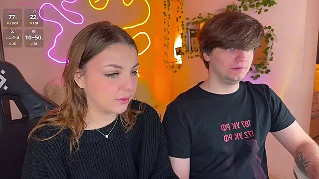 Snapshot of RobertAndLinela chatting on November 2025 12:38:01 PM RobertAndLinela online show from November 2025 12:38:01 PM