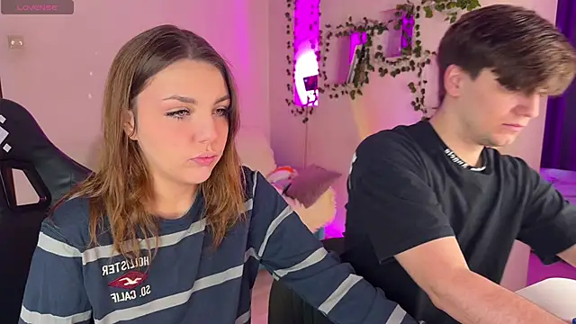 Snapshot of RobertAndLinela chatting on January 2026 08:52:01 AM RobertAndLinela online show from January 2026 08:52:01 AM