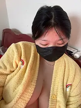 Snapshot of Happyou2 chatting on March 2025 02:04:02 AM Happyou2 online show from March 2025 02:04:02 AM