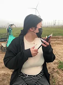 Snapshot of Happyou2 chatting on March 2025 11:42:02 PM Happyou2 online show from March 2025 11:42:02 PM