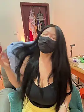 Snapshot of Happyou2 chatting on December 2025 10:09:02 AM Happyou2 online show from December 2025 10:09:02 AM