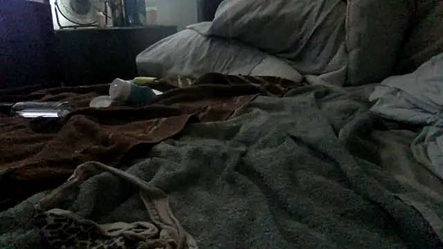 bubblebut420 online show from December 2024 06:27:01 PM