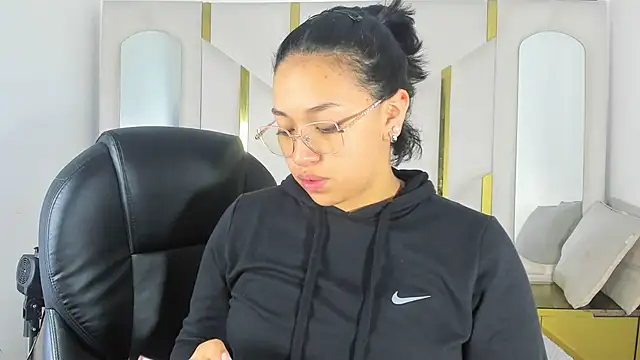 IsabellRodriguez18 online show from November 2025 03:27:01 AM