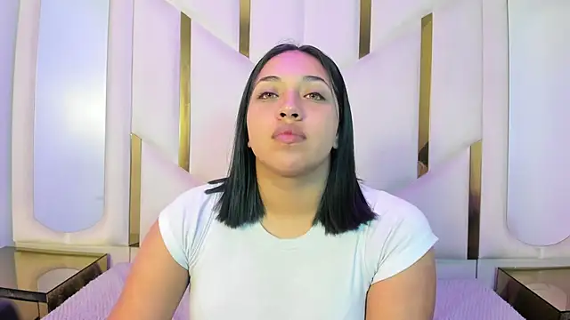 IsabellRodriguez18 online show from May 2026 03:24:02 AM