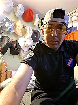 Snapshot of zeus2630 chatting on December 2025 09:52:01 PM zeus2630 online show from December 2025 09:52:01 PM