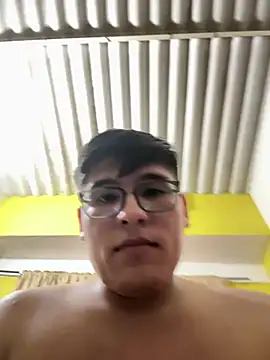 Snapshot of MikeAndJessy chatting on March 2025 04:35:01 AM MikeAndJessy online show from March 2025 04:35:01 AM