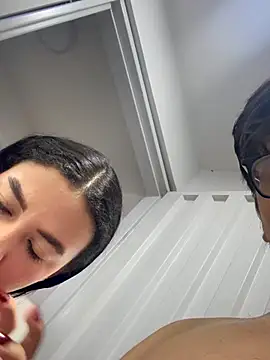 Snapshot of MikeAndJessy chatting on November 2025 10:10:02 PM MikeAndJessy online show from November 2025 10:10:02 PM