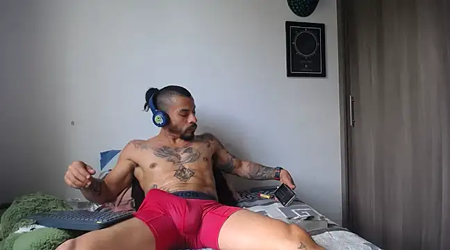 Snapshot of callme_douglas chatting on January 2025 05:48:01 PM callme douglas online show from January 2025 05:48:01 PM