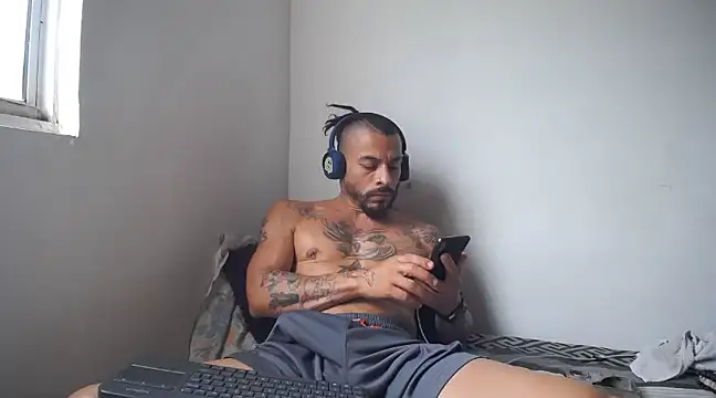 Snapshot of callme_douglas chatting on January 2025 04:02:02 PM callme douglas online show from January 2025 04:02:02 PM