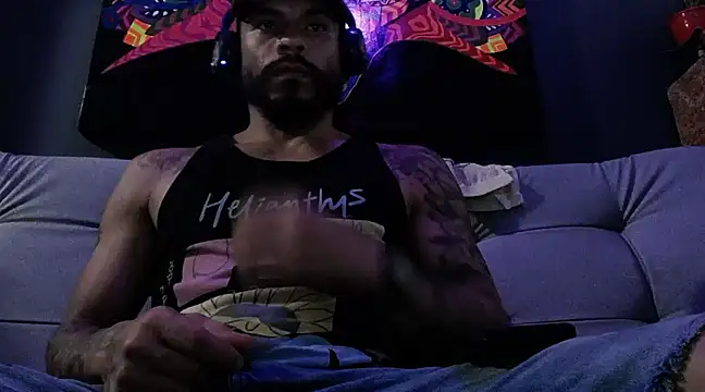 Snapshot of callme_douglas chatting on February 2025 10:50:01 PM callme douglas online show from February 2025 10:50:01 PM