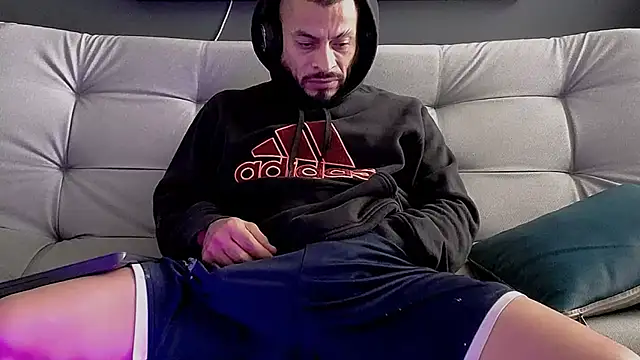 Snapshot of callme_douglas chatting on September 2025 04:19:01 PM callme douglas online show from September 2025 04:19:01 PM