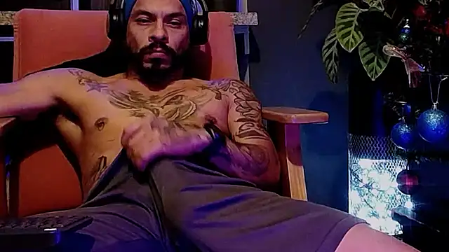 Snapshot of callme_douglas chatting on December 2025 03:25:01 AM callme douglas online show from December 2025 03:25:01 AM