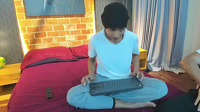 Snapshot of AntonAndSofii chatting on January 2025 03:15:02 AM AntonAndSofii online show from January 2025 03:15:02 AM