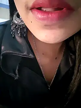 Snapshot of sexyhoney27 chatting on February 2025 01:47:02 AM sexyhoney27 online show from February 2025 01:47:02 AM