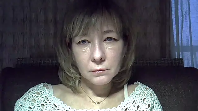 Snapshot of EllaJohnsonX chatting on January 2025 01:03:02 PM EllaJohnsonX online show from January 2025 01:03:02 PM