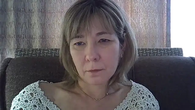 Snapshot of EllaJohnsonX chatting on January 2025 11:00:02 AM EllaJohnsonX online show from January 2025 11:00:02 AM