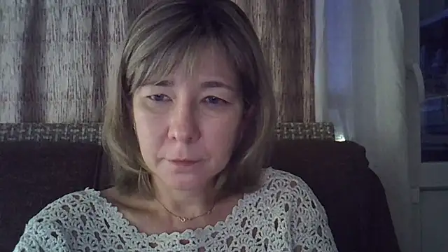 Snapshot of EllaJohnsonX chatting on January 2025 02:04:01 PM EllaJohnsonX online show from January 2025 02:04:01 PM