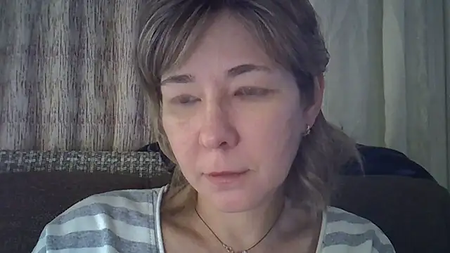 Snapshot of EllaJohnsonX chatting on January 2025 05:11:02 PM EllaJohnsonX online show from January 2025 05:11:02 PM