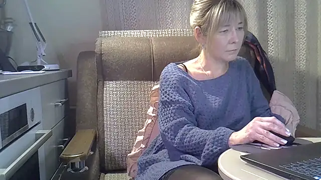 Snapshot of EllaJohnsonX chatting on January 2026 04:33:02 PM EllaJohnsonX online show from January 2026 04:33:02 PM