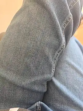 Snapshot of lizzzziee chatting on October 2025 11:10:01 AM lizzzziee online show from October 2025 11:10:01 AM