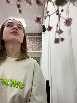 KiraMyers online show from March 2025 04:07:01 AM