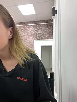 KiraMyers online show from March 2025 04:21:01 AM