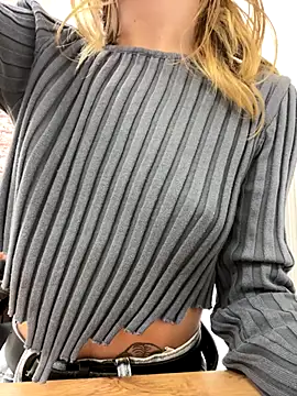 KiraMyers online show from October 2025 04:43:02 AM