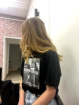 KiraMyers online show from October 2025 05:08:01 AM