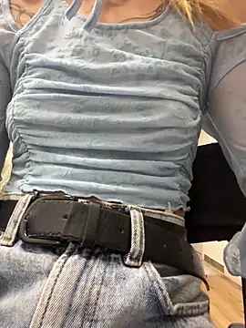 KiraMyers online show from October 2025 03:58:02 AM